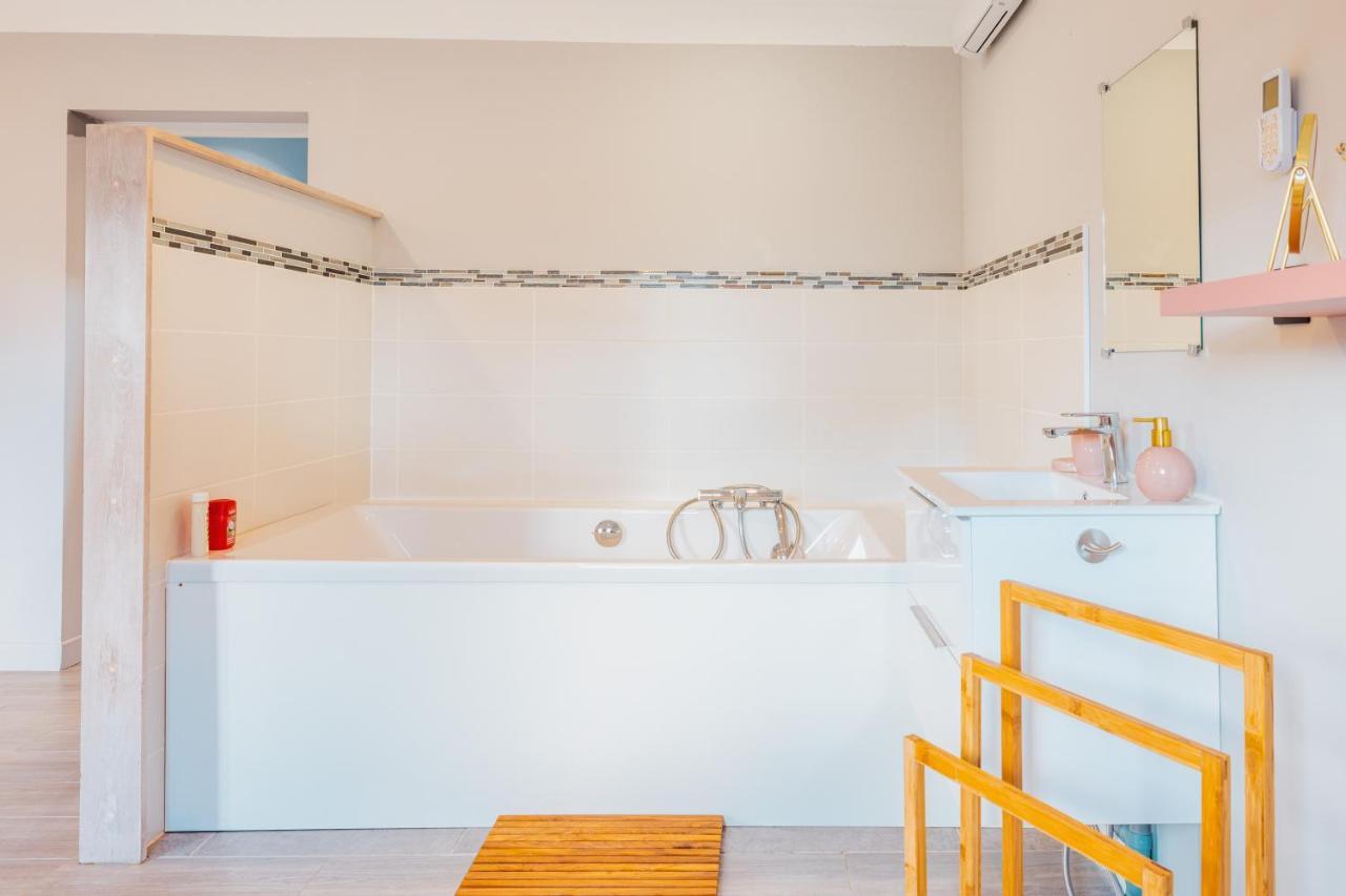 Grande Maison Avec Piscine Et Jacuzzi A La Campagne Desvres Eksteriør bilde